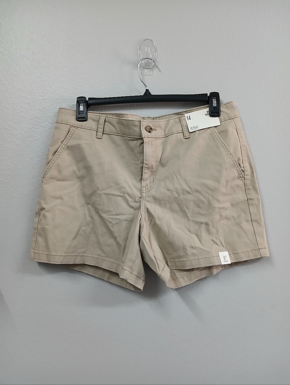 a.n.a mid-rise Midi Tan shorts Size 14 Nwt